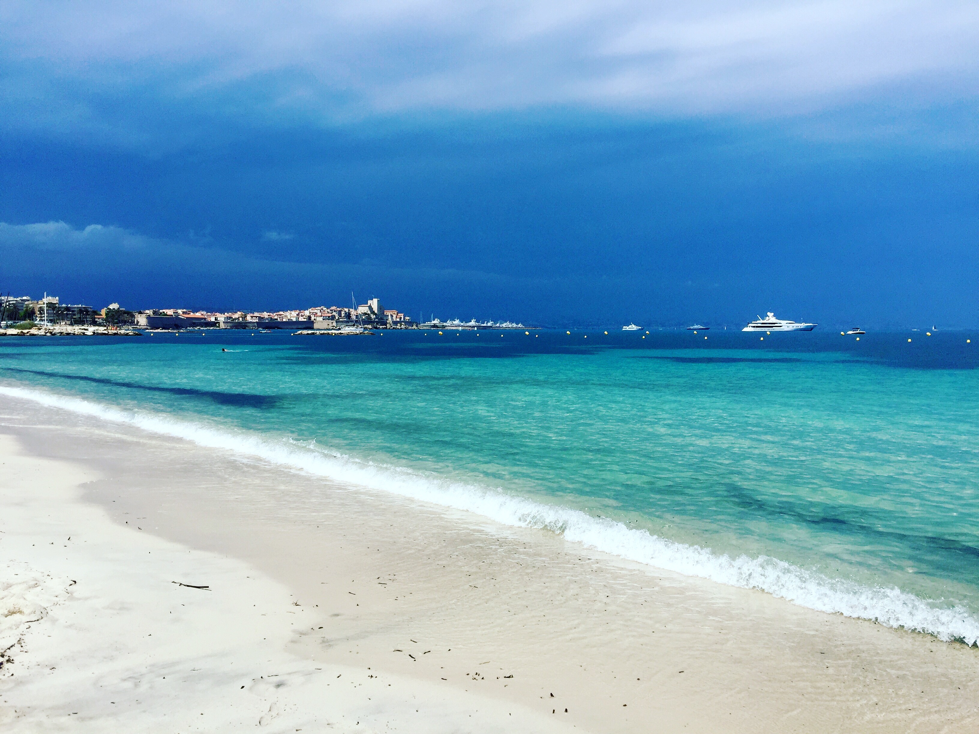 Top beaches in Antibes - WhatToDoAntibes